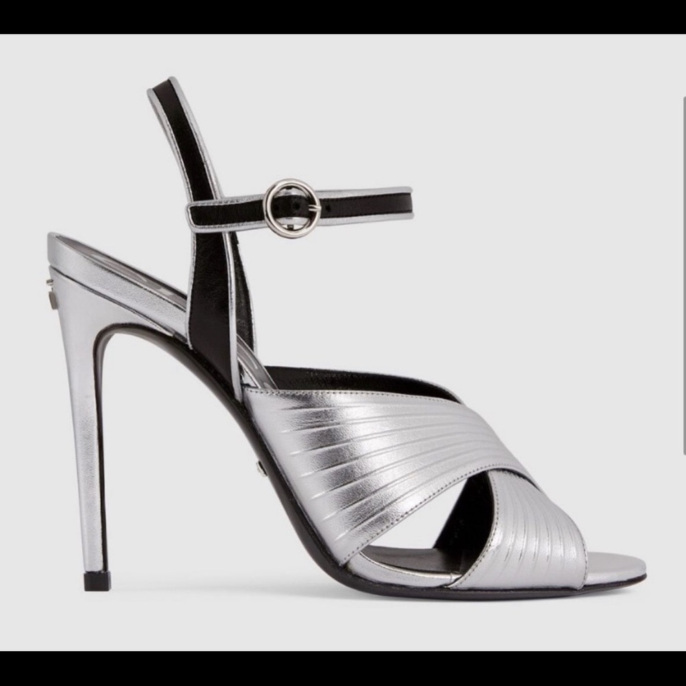 Silver metallic Gucci sandals